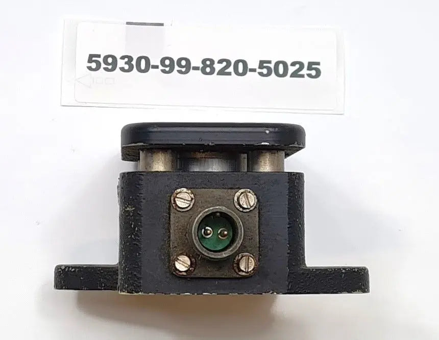 5930-99-820-5025 - Foot Pressure Switch - FV760660 - 1 pole - one way - Z32 Clansman Radio Honeywell battlegroup-raydon