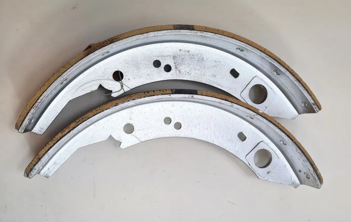 7075856 - Trailing Brake Shoe - Pair - LV7/BD - Bedford RL - Eager Beaver battlegroup-raydon battlegroup-raydon