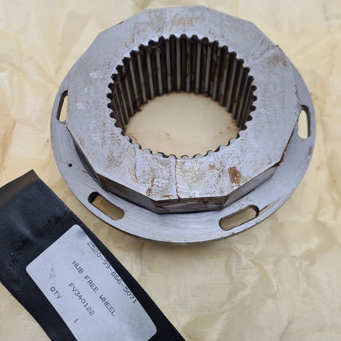 2520-99-866-5071 - Free Wheel Hub - FV340122	CSP1/W3399 - David  Brown Corp PLC